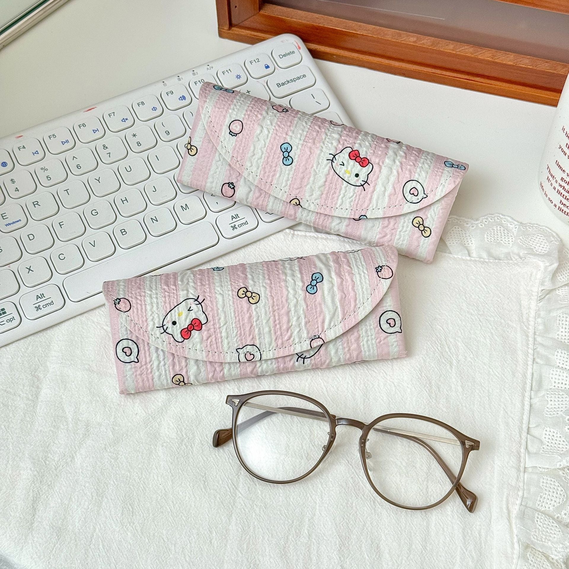 Bubble Kt Puppy Glasses Case - Winter Limited Edition Hot Model