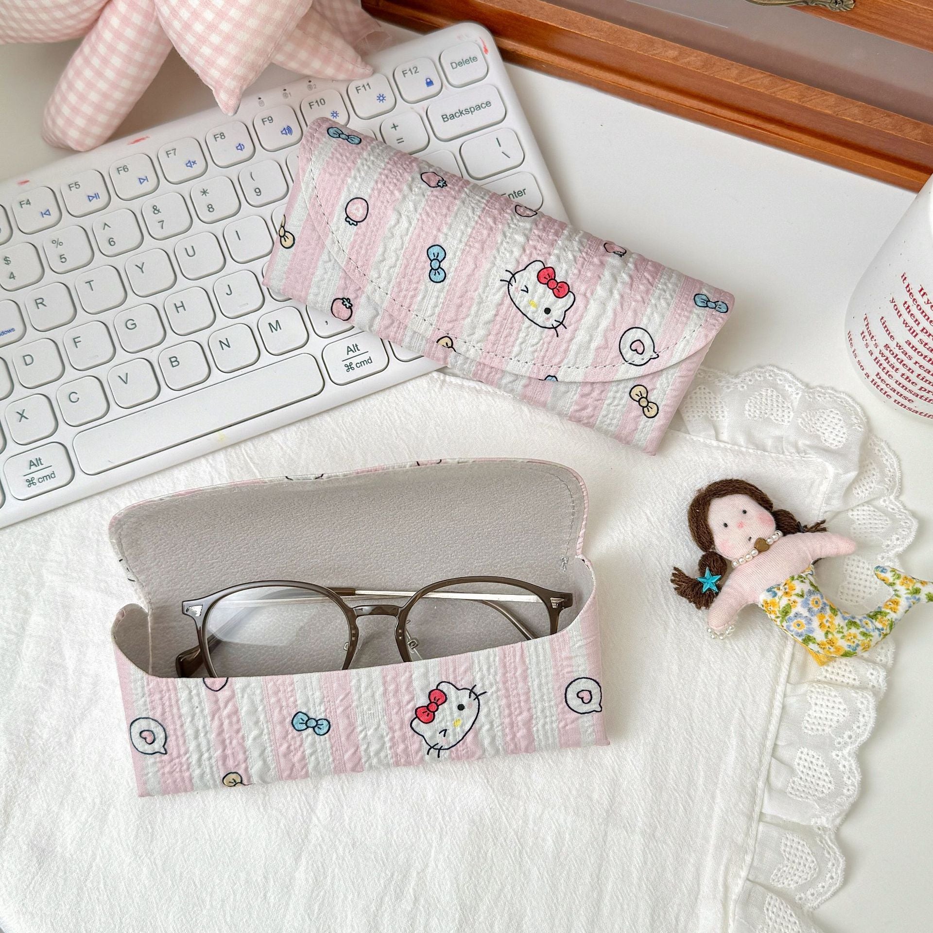 Bubble Kt Puppy Glasses Case - Winter Limited Edition Hot Model